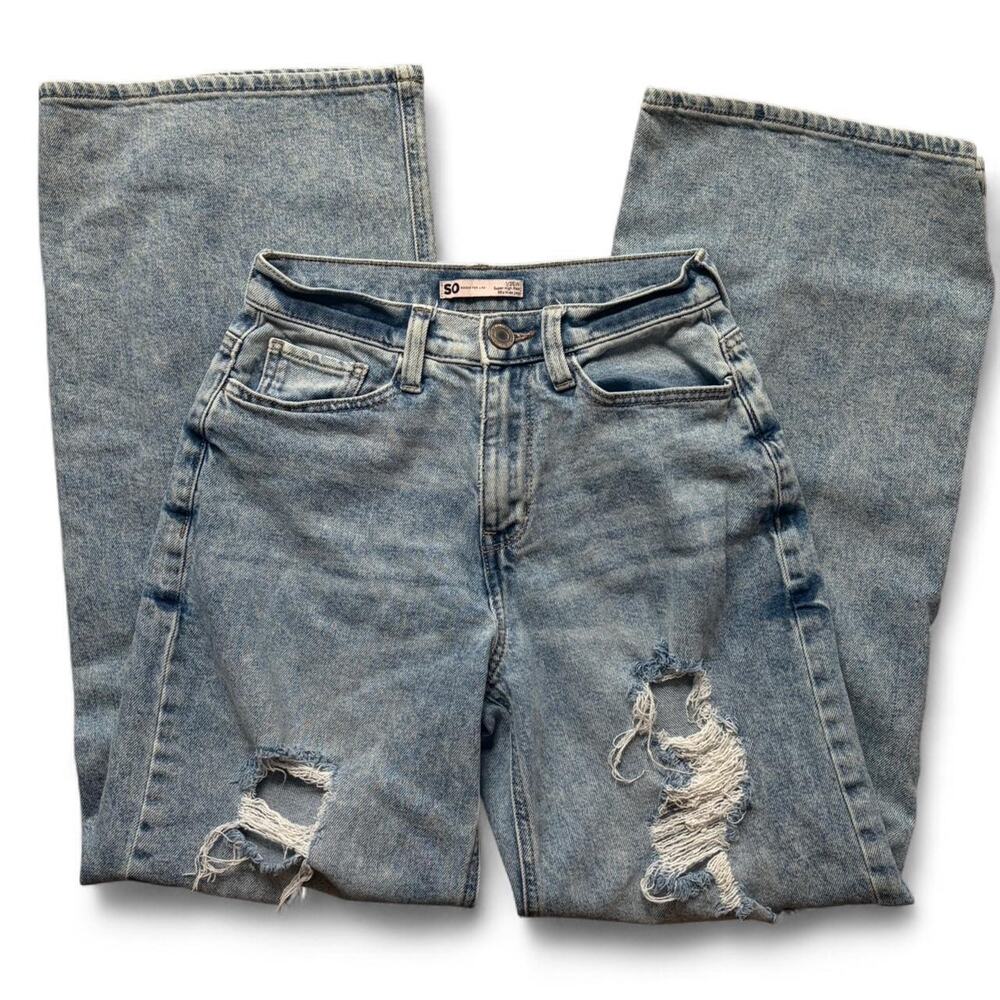 Light Wash Ripped Jeans - Size: 1/25"